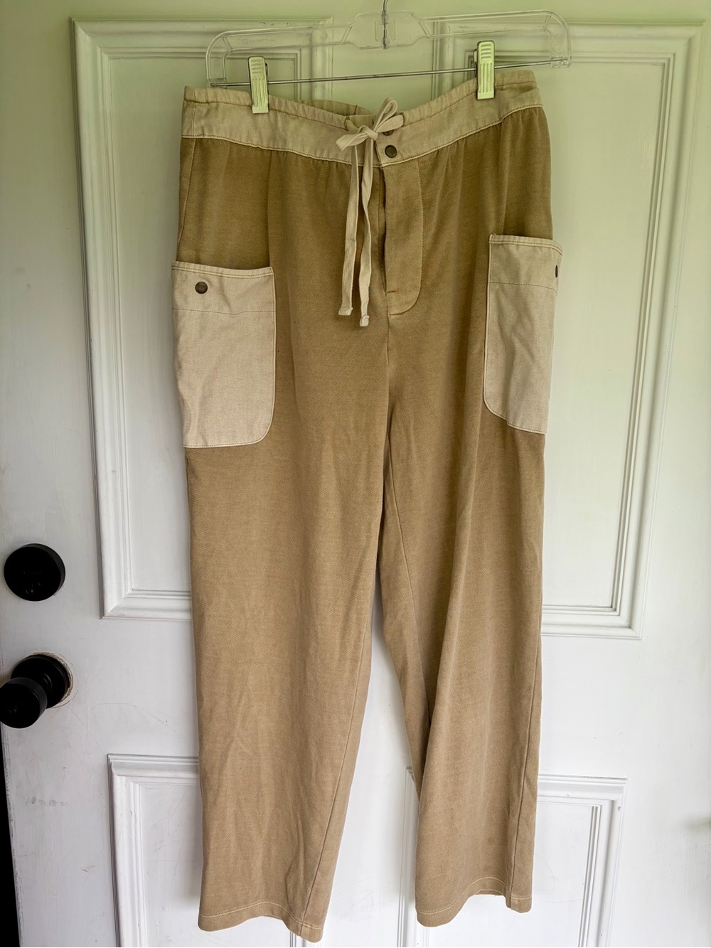 Universal Thread Men's Two-Tone Tan and Cream Relaxed Joggers
